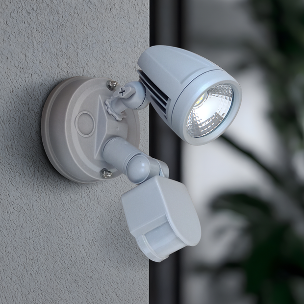 ILLUME 10w LED IP44 Silver Single with sensor Spotlight