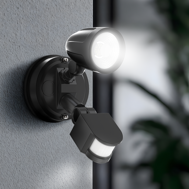 ILLUME 10w LED IP44 Black Single with Sensor Spotlight