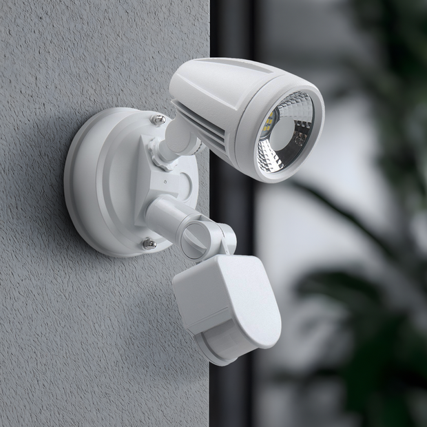 ILLUME 10w LED IP44 White Single with Sensor Spotlight