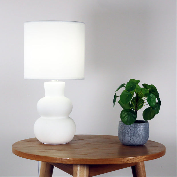 HOLLA.35 White Curvy Ceramic Table Lamp