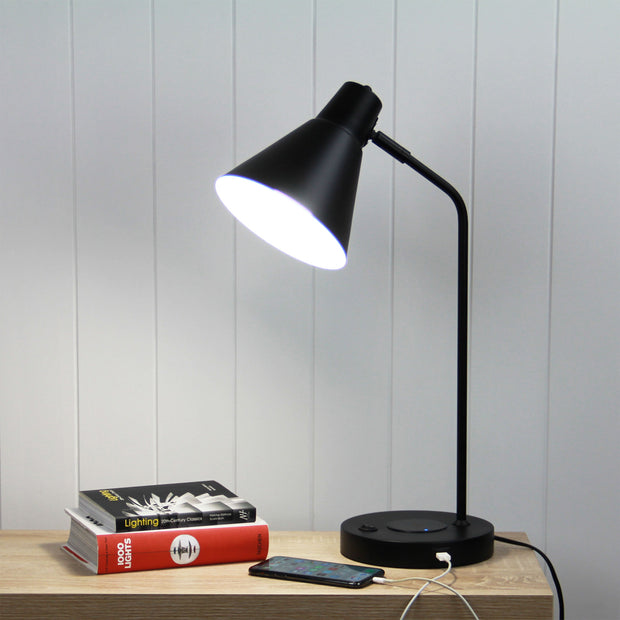Targa Desk Lamp Black With USB Black